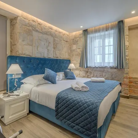 Stonemasons Heritage 4*