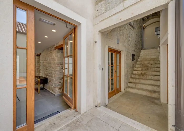 Stonemasons Heritage Guest house 4*