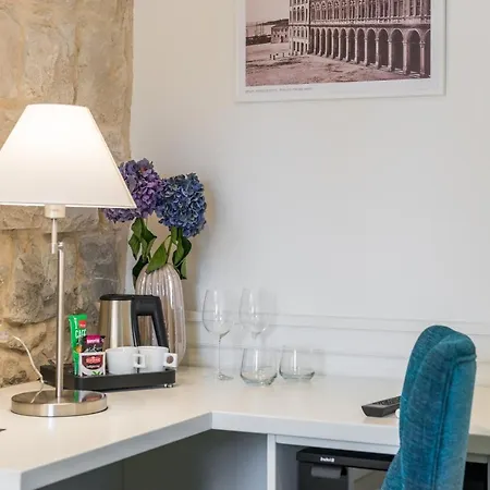 Гостьовий будинок Stonemasons Heritage Спліт